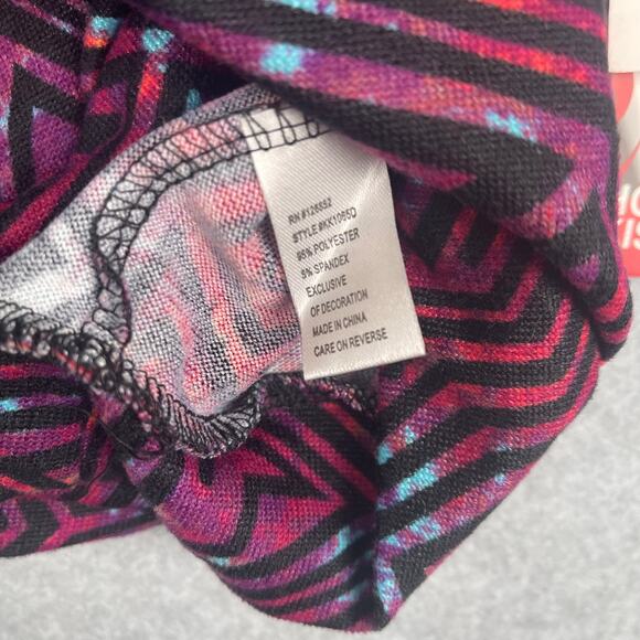 J1016 NWT 3/4 Sleeve Abstract Top Size Small - Picture 4 of 7